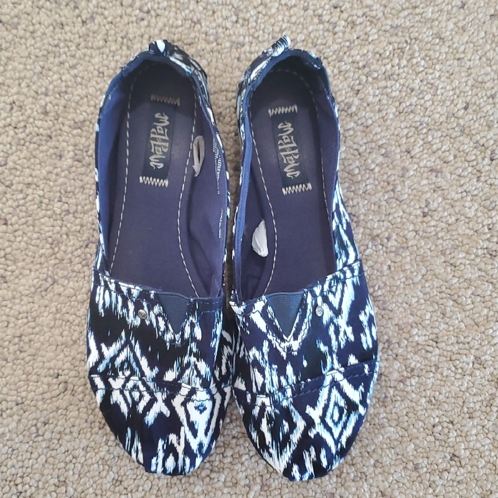Madlove Blue and White Patterned Shoes Sz 9